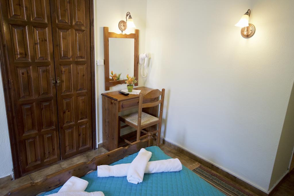 Ria Rooms Kissos  Room photo